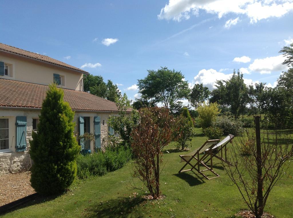 La Chaumeauniere Acomodação com café da manhã Aigrefeuille-dʼAunis Exterior foto