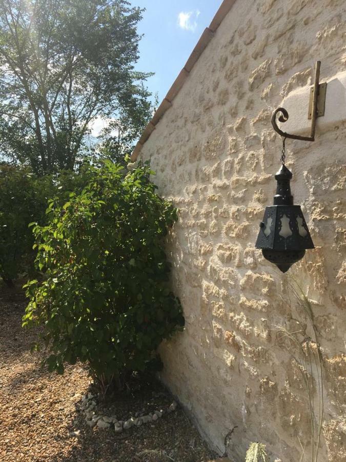 La Chaumeauniere Acomodação com café da manhã Aigrefeuille-dʼAunis Exterior foto
